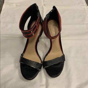 Woman’s Gianni Bini heel sandal size 8